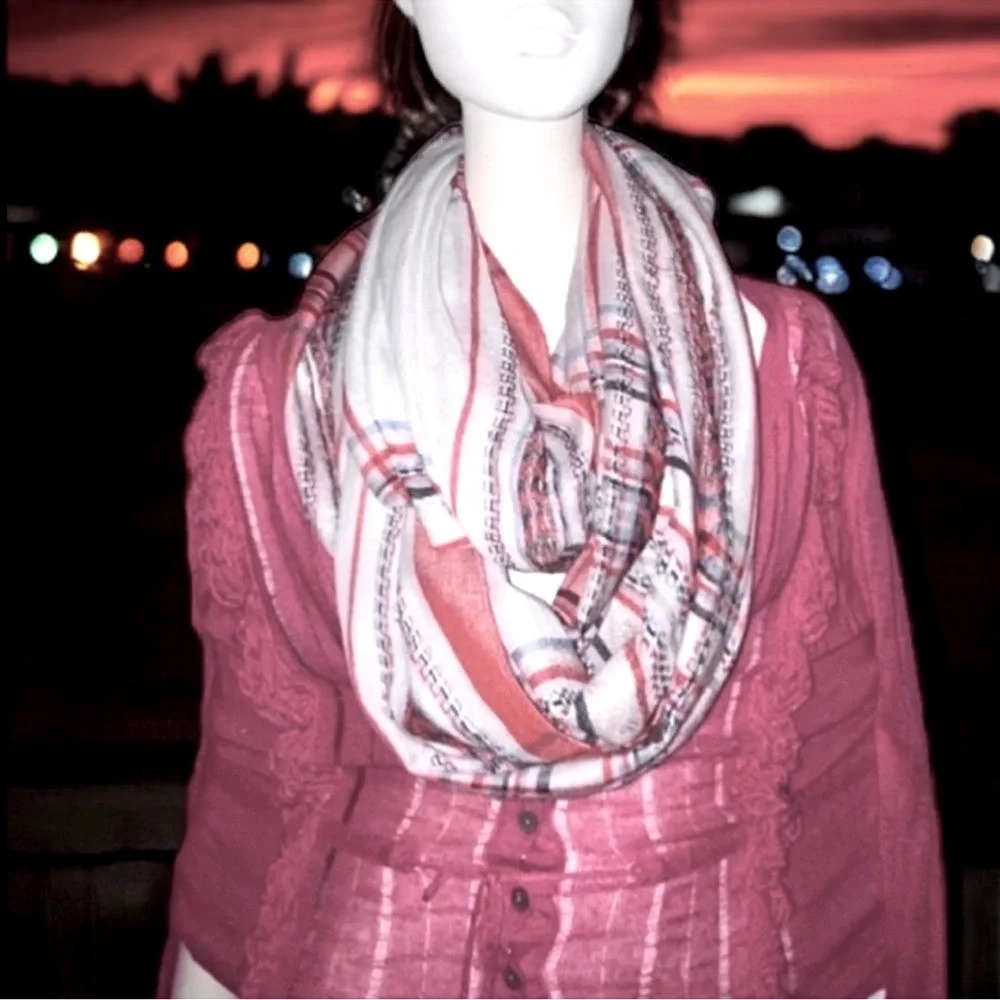 Infinity Scarf White Plaid Lightweight OS EUC 🍭 (🍭 5 for $25)